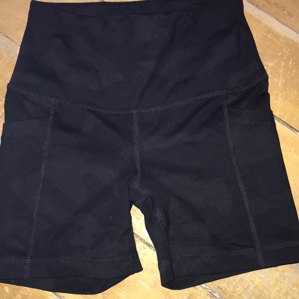 black camo biker shorts!